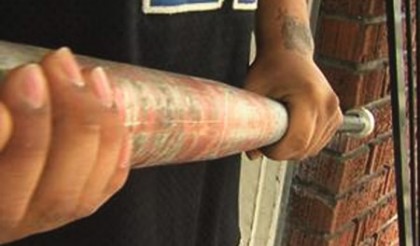Lo picchiano a sangue e poi gli rubano l’auto. Arrestati quattro ventenni item-thumbnail