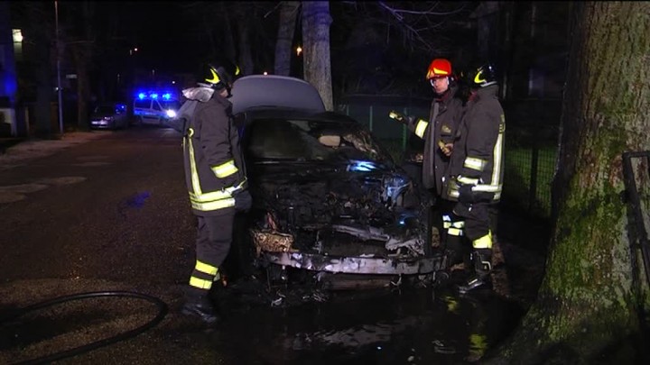 Noto, muore carbonizzato dentro l'auto in fiamme$