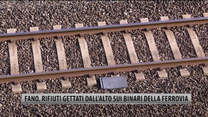 Qualcuno fermi i lanciatori di oggetti sulle rotaie del treno. Prima che accada l’irreparabile item-thumbnail