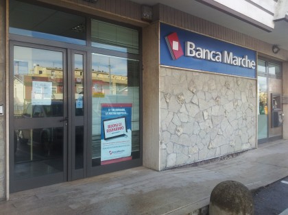 Rapina alla Banca delle Marche di Marotta, agguato ai dipendenti. Un arresto item-thumbnail