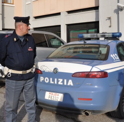 Tunisino aggredisce due poliziotti. Un arresto a Pesaro item-thumbnail