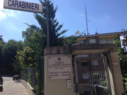 Lo fermano i Carabinieri, trovati 70 grammi di cocaina nascosti in auto. item-thumbnail