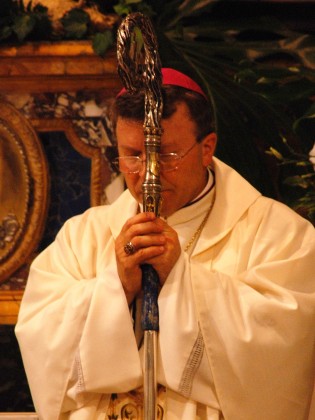 Pasqua 2018, l’augurio del Vescovo Armando Trasarti item-thumbnail