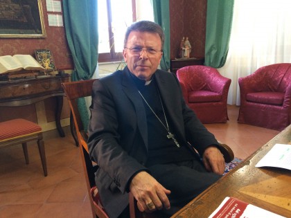 Riapertura scuole: lettera del Vescovo Trasarti ai dirigenti scolastici, docenti e genitori item-thumbnail
