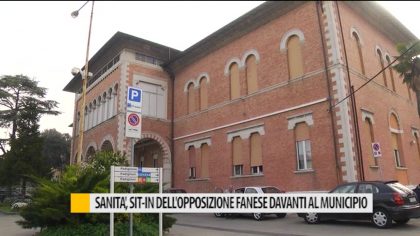 Sanità, sit-in dell’opposizione fanese davanti al municipio – VIDEO item-thumbnail