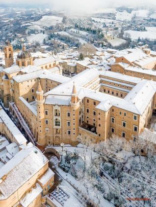 Allerta neve: martedì scuole chiuse a Urbino item-thumbnail
