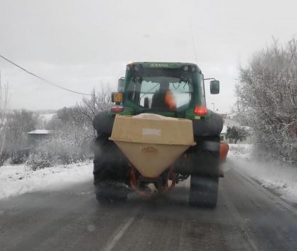 Strade provinciali, trattamenti antighiaccio e attività di sgombero neve: 39 mezzi in azione item-thumbnail