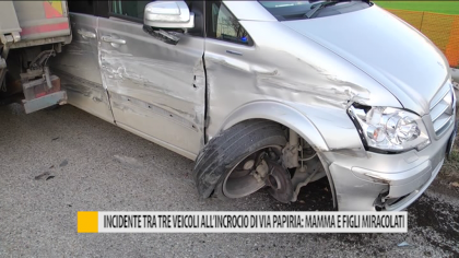 Incidente tra tre veicoli a Fano: mamma e figli miracolati – VIDEO item-thumbnail