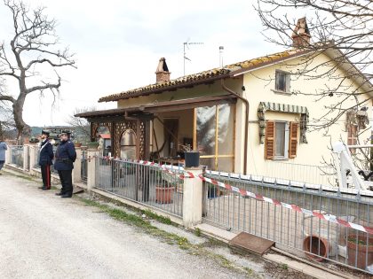 Pensionato trovato morto in casa legato e imbavagliato. E’ stato pestato a sangue – VIDEO item-thumbnail