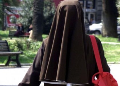 La mamma suora potrà frequentare la figlia. Lo ha stabilito la Cassazione item-thumbnail