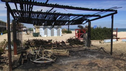 Incendi: fiamme anche alla Spiaggia dei Gabbiani item-thumbnail