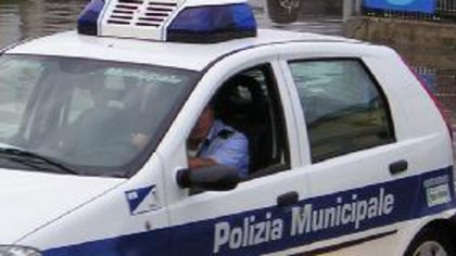 Infermiera positiva al Covid-19 a spasso con la famiglia: denunciata item-thumbnail
