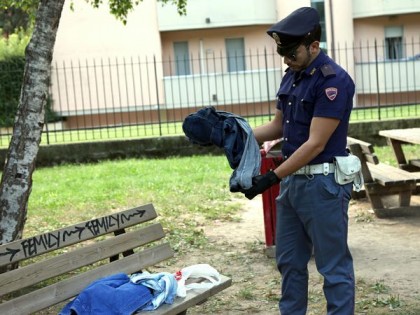 Due fratelli marocchini danno in escandescenza. Arrestati dalla Polizia per atti osceni e violenza item-thumbnail