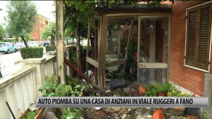 Fano, auto piomba sull’entrata dell’abitazione di anziani – VIDEO item-thumbnail