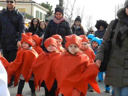 I piccoli folletti della mascherata un'Emozione