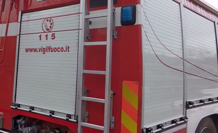Incendio in una mansarda a Montecchio di Vallefoglia: tre uomini ustionati