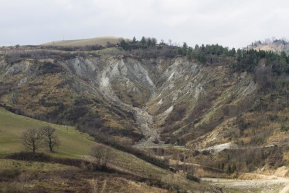 Foto di Paolo Rossi I calanchi di Montecalvo in Foglia