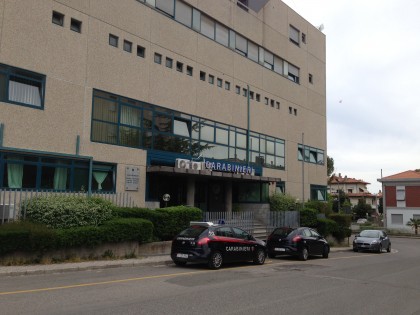 Gli ruba l’auto e poi gli chiede 1.600 euro di riscatto, Senegalese in manette – VIDEO item-thumbnail