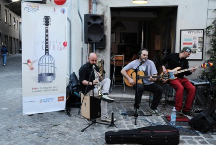 Hans Delbruck trio a Offucina