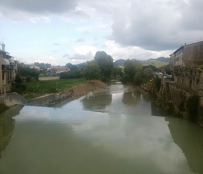 Fiume Metauro nel centro di S.Angelo in Vado