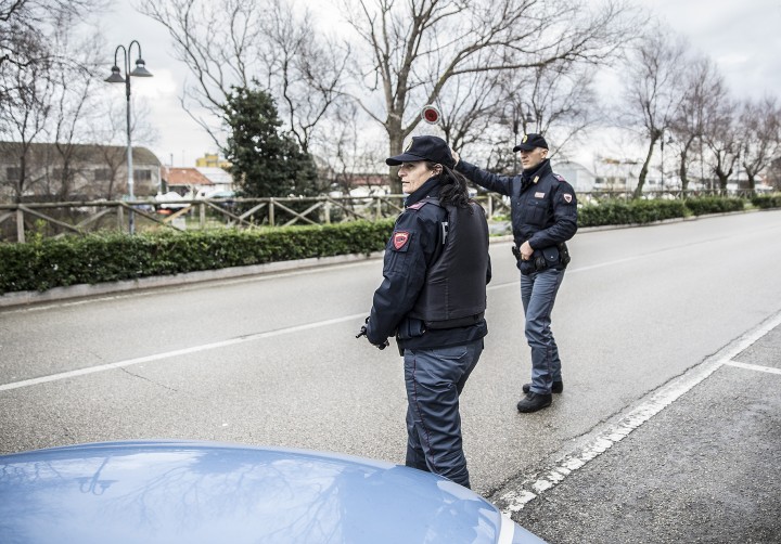 Maschere a partire da un tempo su una faccia con gelatina