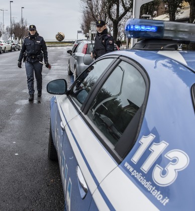 Pesaro,controlli della polizia