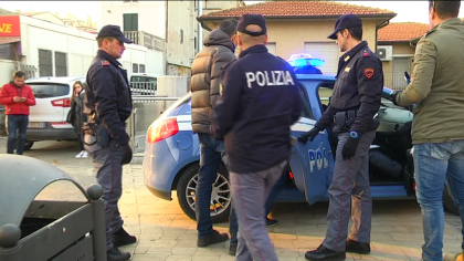 Donna rapinata a Pesaro. Arrestati i due presunti autori item-thumbnail