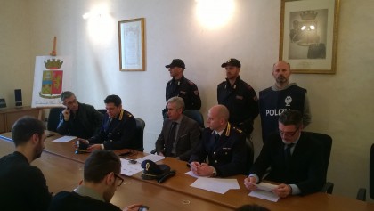 polizia-conferenza