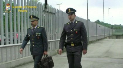 Nautica: scoperta dalle fiamme gialle una maxi evasione di IVA per oltre sei milioni di euro – VIDEO item-thumbnail