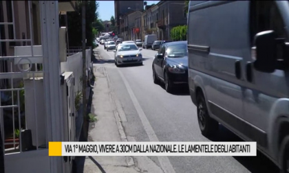 Vivere a 30 centimetri dalla nazionale in via 1° maggio a Fano. Le lamentele dei residenti – VIDEO item-thumbnail