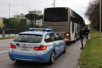 Fiuto da poliziotto: a Fano, agente fuori servizio scova auto rubata item-thumbnail