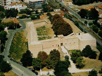 Palio delle Contrade: domenica una visita guidata per un tuffo nell’età malatestiana item-thumbnail
