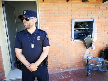 Fanno saltare il bancomat del Codma a Rosciano di Fano – VIDEO item-thumbnail