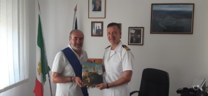 Il presidente della Provincia Giuseppe Paolini in visita alla Capitaneria di Porto di Pesaro item-thumbnail