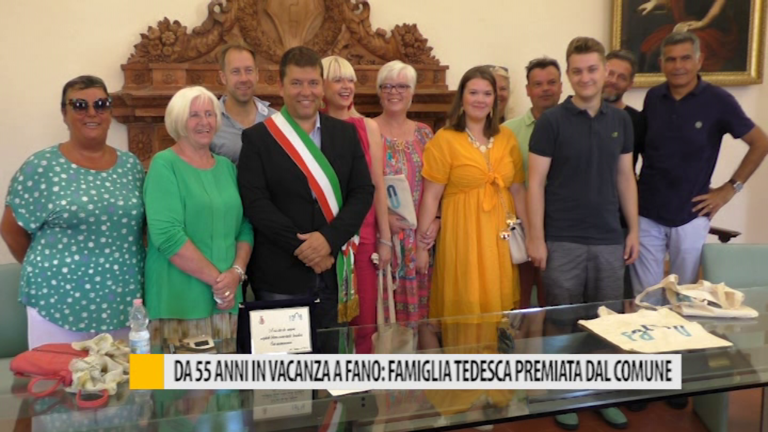 Da 55 anni in vacanza a Fano: famiglia tedesca premiata dal comune – VIDEO