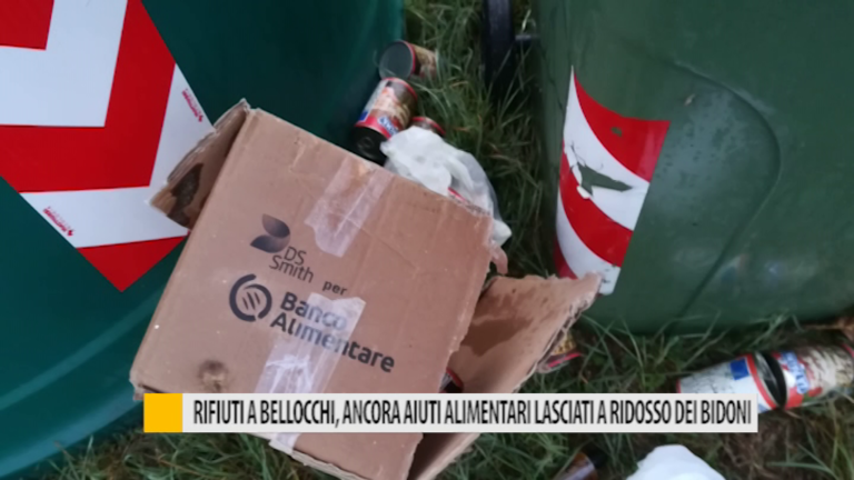 Rifiuti a Bellocchi, ancora aiuti alimentari lasciati a ridosso dei bidoni – VIDEO