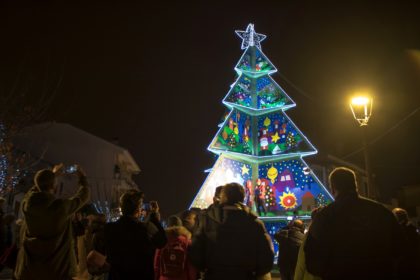 Sarà una domenica “tra le note” per il Natale Più. Inaugurazioni nei quartieri item-thumbnail