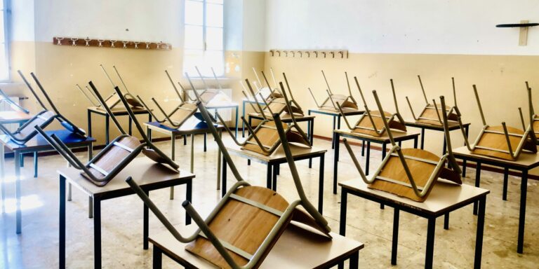 Pesaro-Urbino, crollo iscritti a scuola: -2,4% in un anno