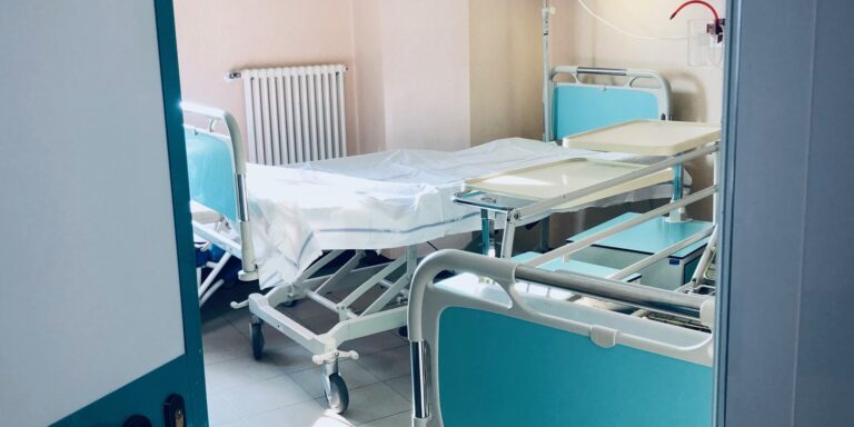 Pnrr e sanità nelle Marche: gravi ritardi nei progetti, allarme della Cgil