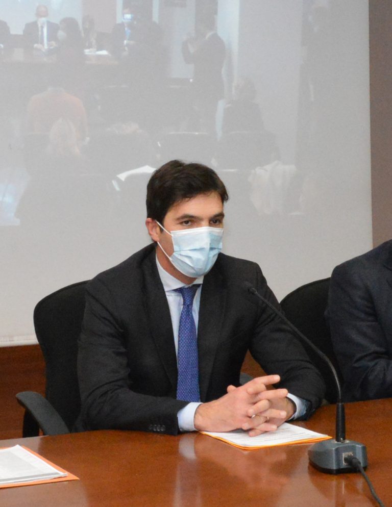 Coronavirus Marche, 46 positivi in 24 ore, Acquaroli: “la maggior parte nella fascia di età 15-24 anni” Coronavirus Marche, 46 positivi in 24 ore, Acquaroli: “la maggior parte nella fascia di età 15-24 anni”