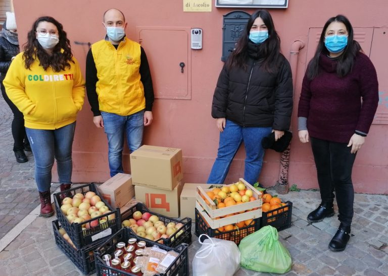 Coldiretti PU, Covid e poveri: consegnato alle famiglie in difficoltà oltre 1 quintale di cibo