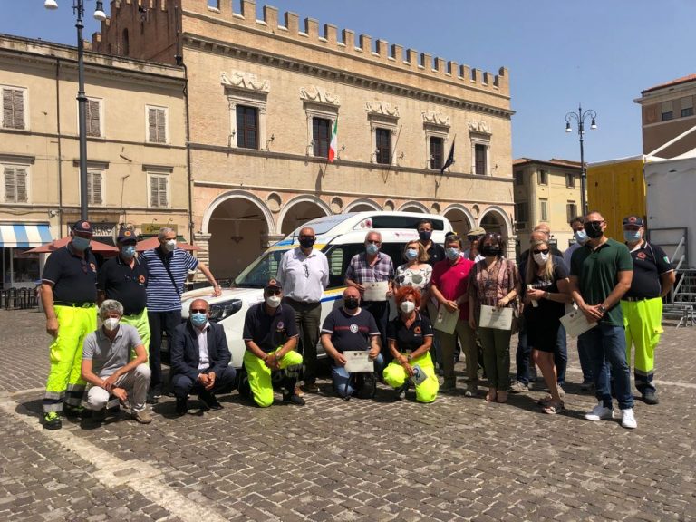 Pesaro, i “Progetti del Cuore” consegnano alla Protezione civile un Fiat Doblò Pesaro, i “Progetti del Cuore” consegnano alla Protezione civile un Fiat Doblò