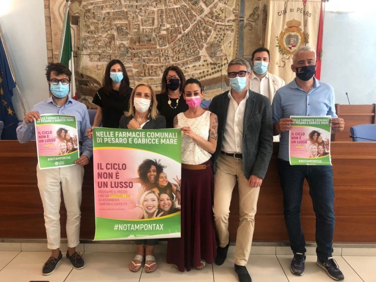 Pesaro azzera l’Iva sugli assorbenti, nel segno di «una battaglia di civiltà e democrazia» Pesaro azzera l’Iva sugli assorbenti, nel segno di «una battaglia di civiltà e democrazia»