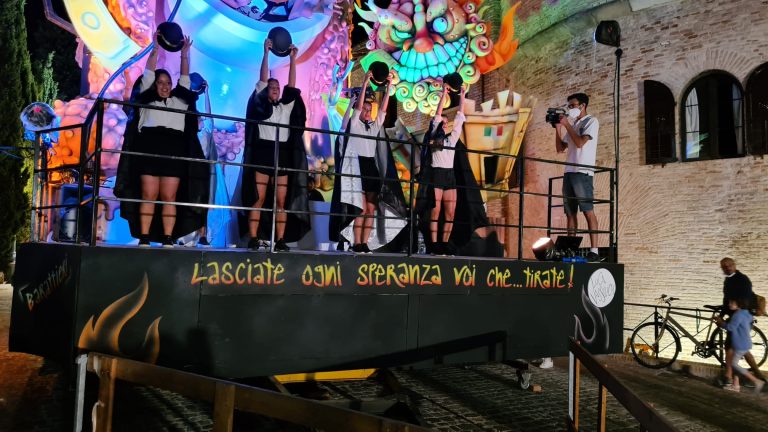 Eventi, musica e spettacoli per bambini chiudono il Carnevale di Fano – FOTO