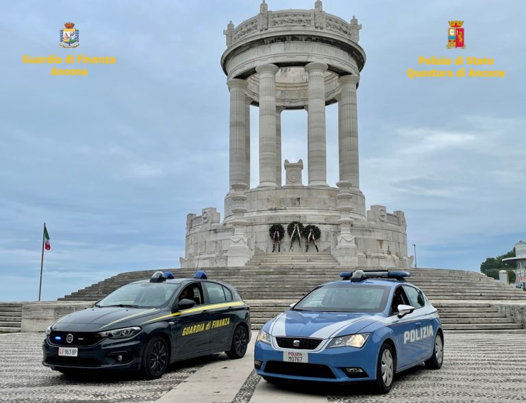 Controlli straordinari della Polizia di Stato nel weekend: identificate oltre 50 persone e tre denunce ad Ancona