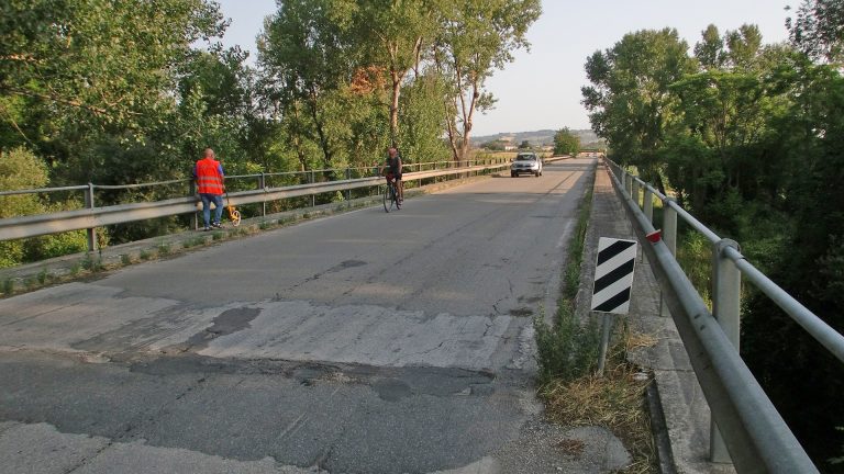 Da lunedì 29 agosto chiusura al traffico della strada provinciale 92 ‘Cerbara’ in corrispondenza del ponte sul Metauro