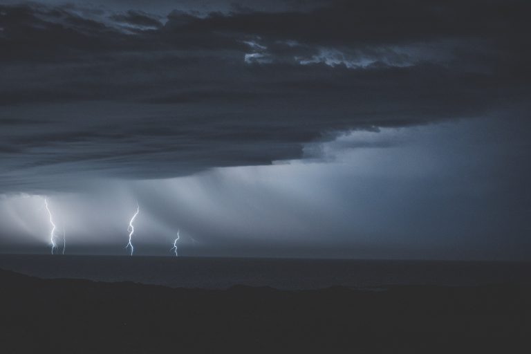 Meteo Marche, giovedì instabile con temporali anche forti. Venerdì torna il bel tempo