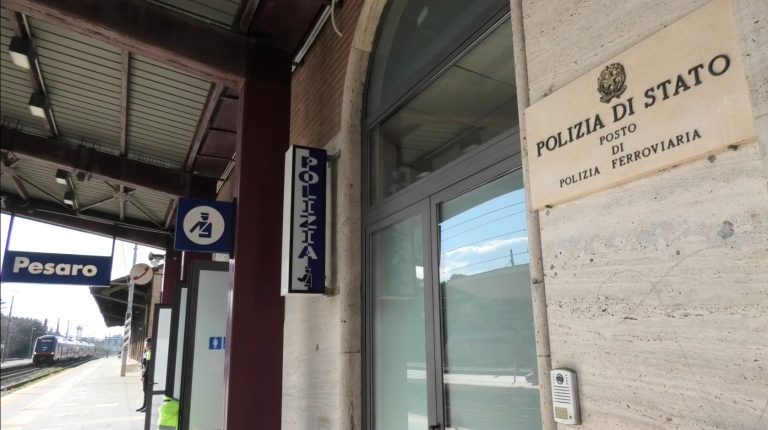 Vende una bici rubata: 57enne fermato in stazione e denunciato dalla Polizia Vende una bici rubata: 57enne fermato in stazione e denunciato dalla Polizia
