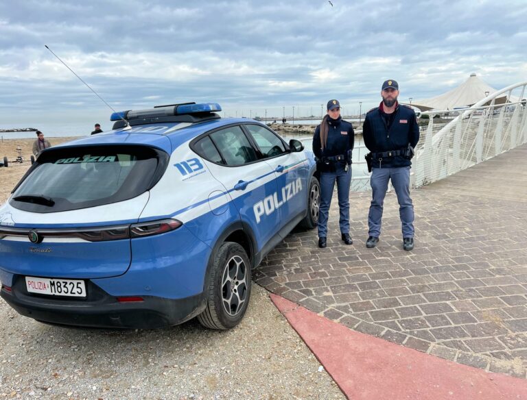 Controlli straordinari a Fano: sanzionato un uomo per atti osceni, un arresto per droga