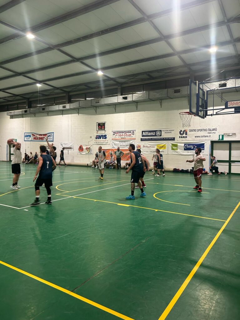 Un torneo tira l’altro: grazie al Csi si gioca anche a Basket Un torneo tira l’altro: grazie al Csi si gioca anche a Basket